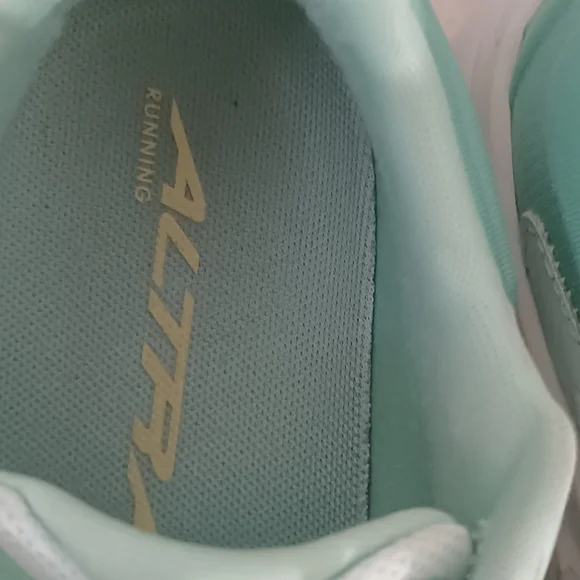 Altra Women's Mint Green Ultra Light Athletic Running Shoes Sz 7.5 - Picture 5 of 11